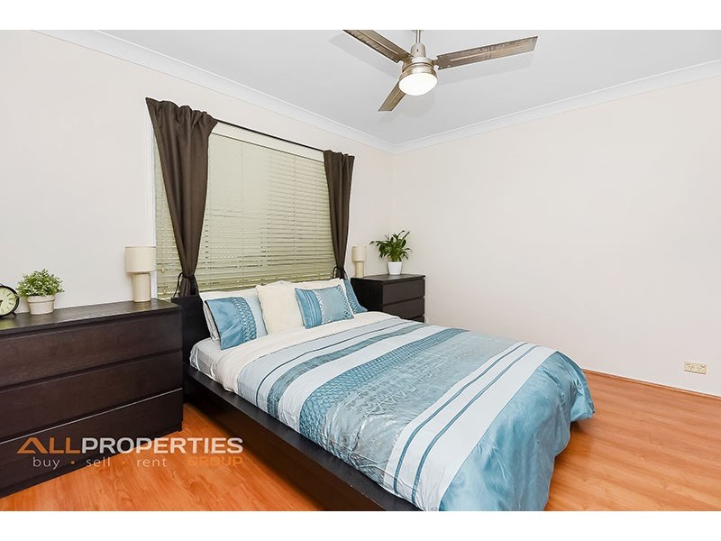 6 SOLANDRA CCT, Regents Park QLD 4118