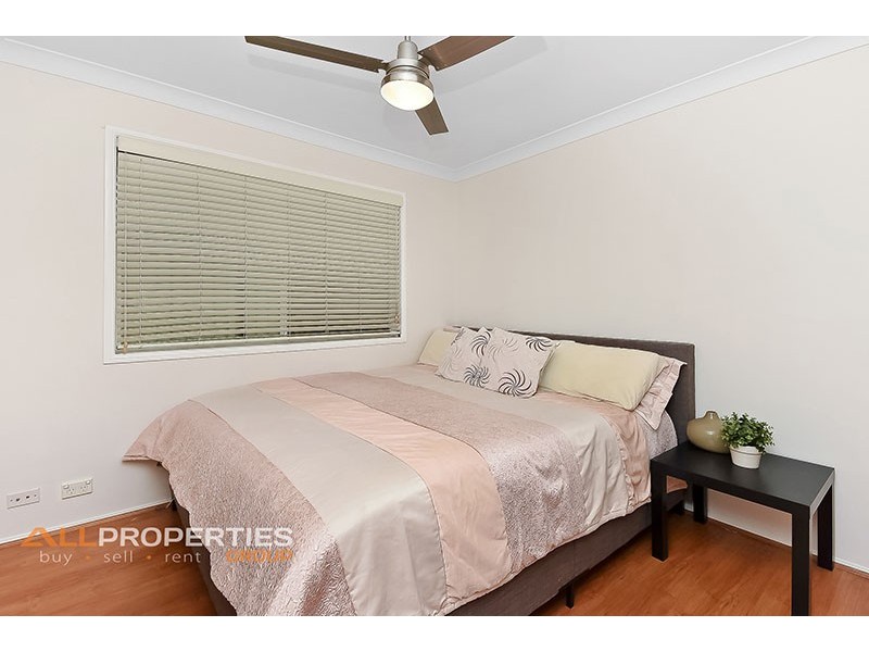 6 SOLANDRA CCT, Regents Park QLD 4118