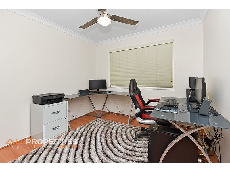 6 SOLANDRA CCT, Regents Park QLD 4118
