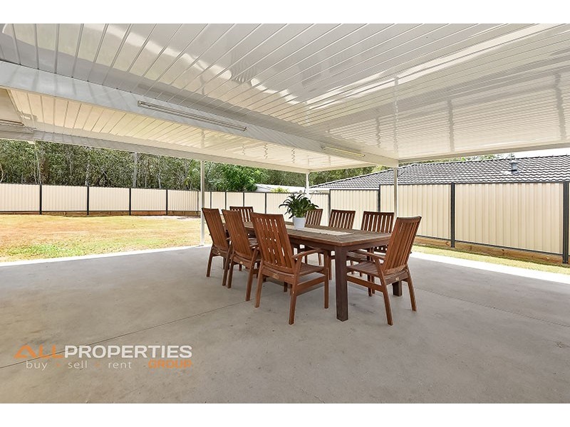 6 SOLANDRA CCT, Regents Park QLD 4118