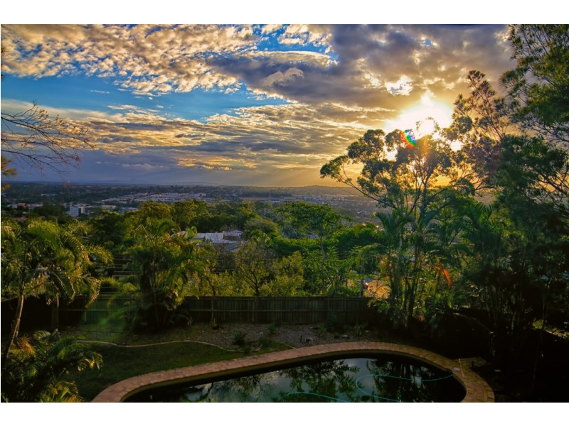 81 Dennis Road, Springwood QLD 4127
