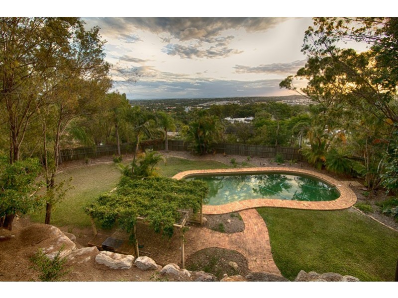 81 Dennis Road, Springwood QLD 4127