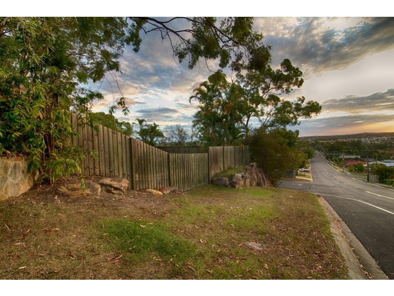 81 Dennis Road, Springwood QLD 4127