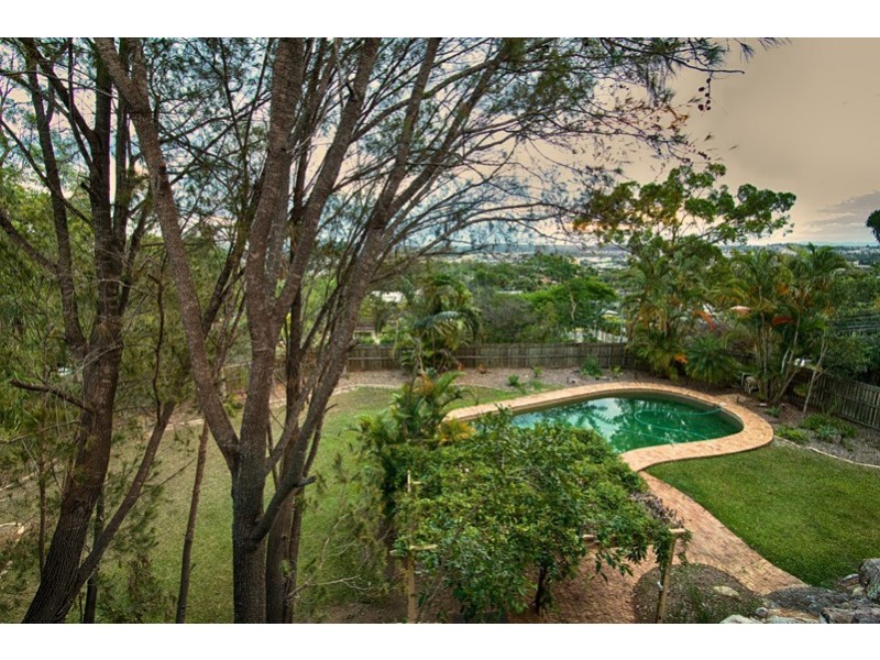 81 Dennis Road, Springwood QLD 4127