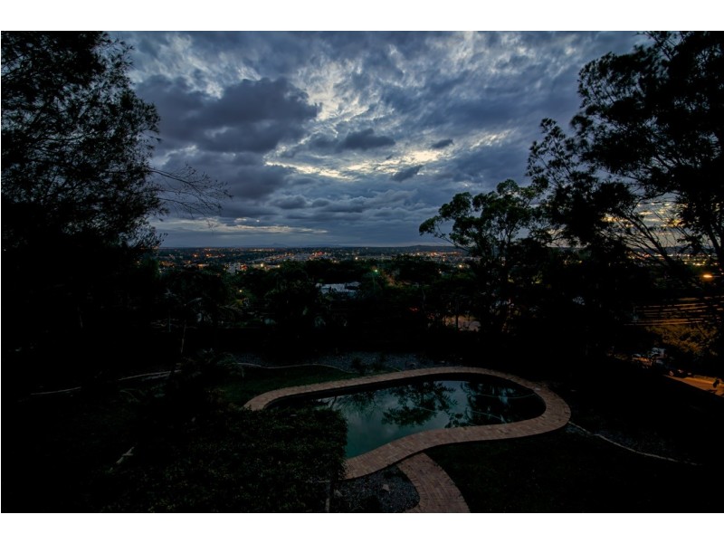 81 Dennis Road, Springwood QLD 4127
