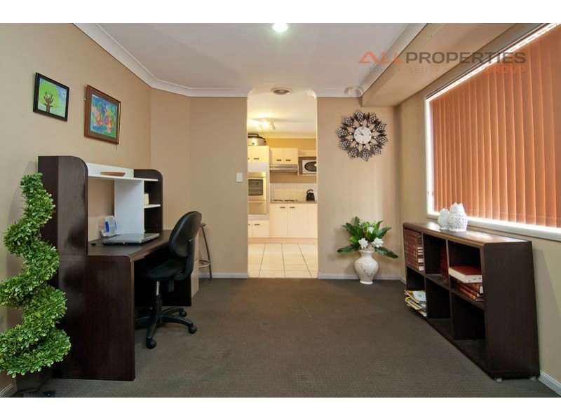 17 Cunningham Drive, Boronia Heights QLD 4124