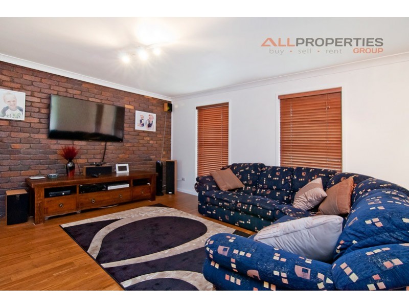 5 Bonhill Court, Hillcrest QLD 4118