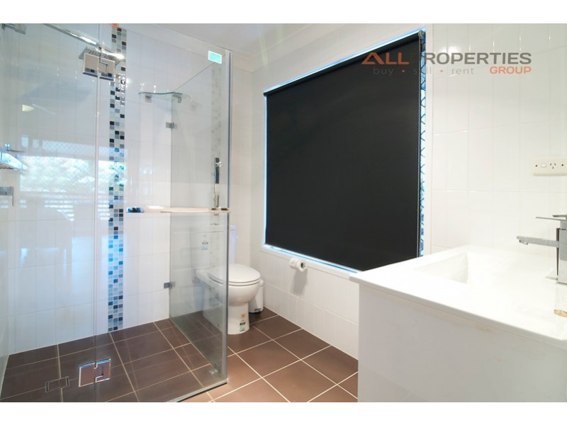 5 Bonhill Court, Hillcrest QLD 4118