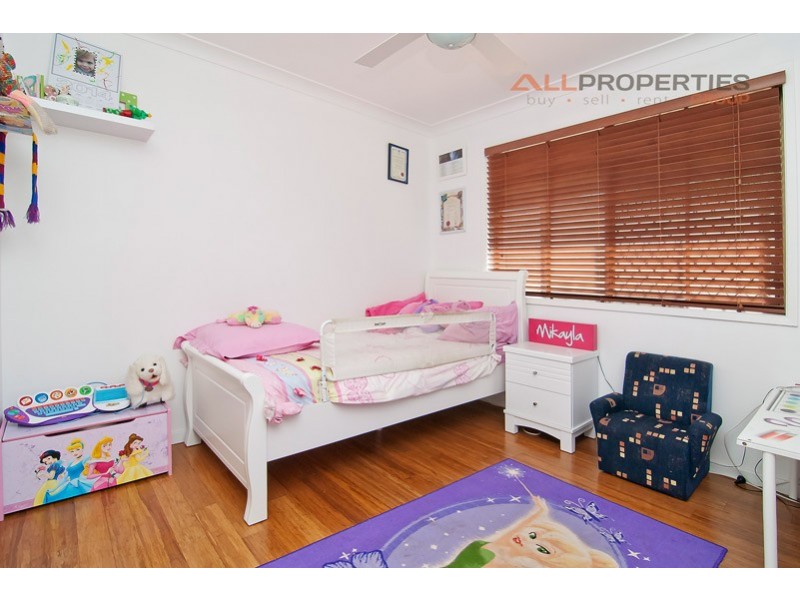 5 Bonhill Court, Hillcrest QLD 4118