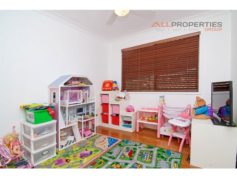 5 Bonhill Court, Hillcrest QLD 4118