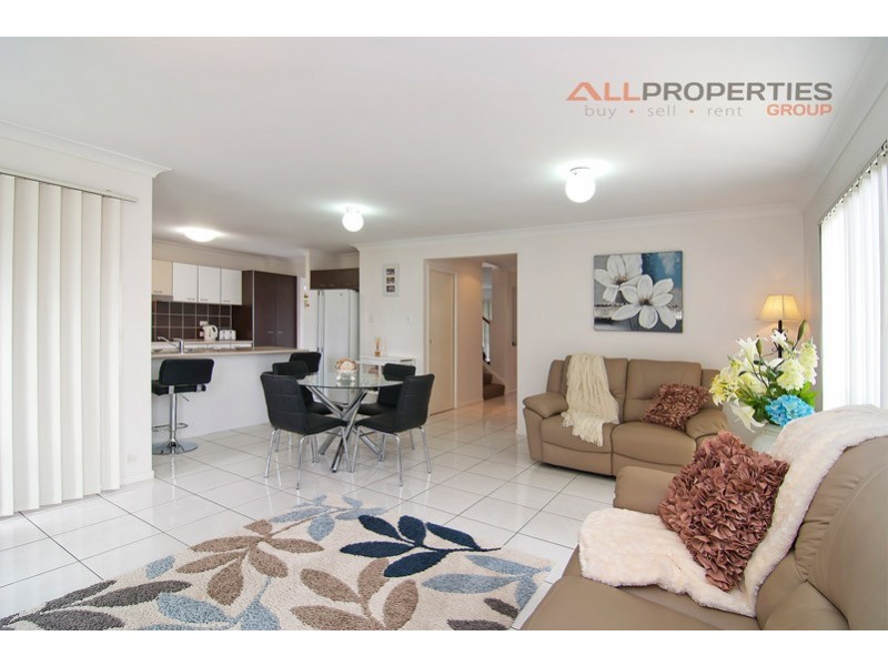 25 Coolum Court, Regents Park QLD 4118