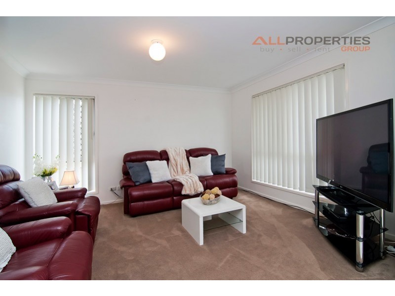 25 Coolum Court, Regents Park QLD 4118