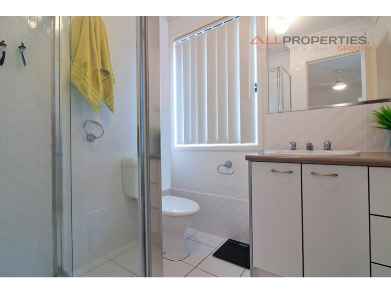 25 Coolum Court, Regents Park QLD 4118