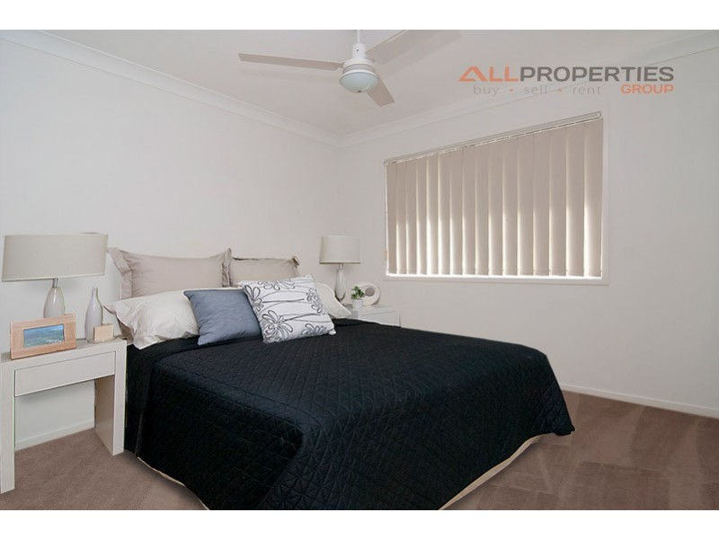 25 Coolum Court, Regents Park QLD 4118