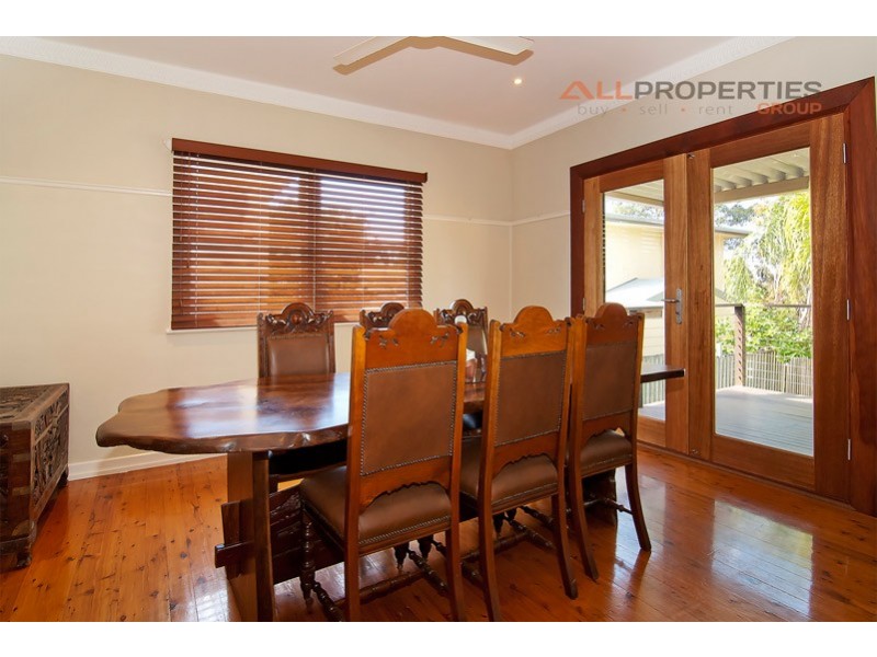 495 Pine Ridge Road, Runaway Bay QLD 4216