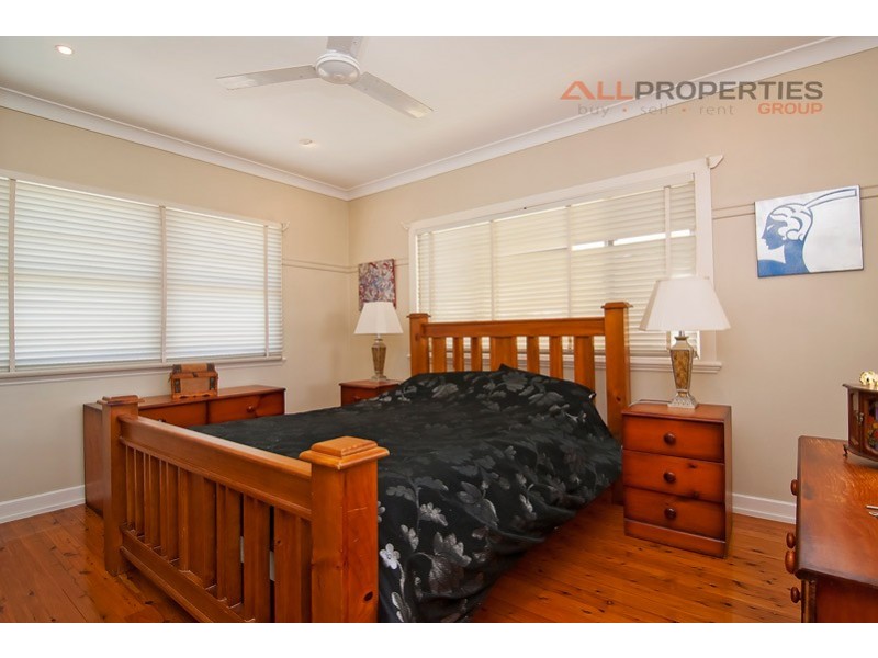 495 Pine Ridge Road, Runaway Bay QLD 4216