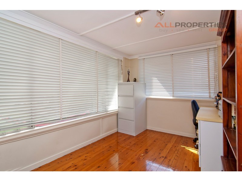 495 Pine Ridge Road, Runaway Bay QLD 4216