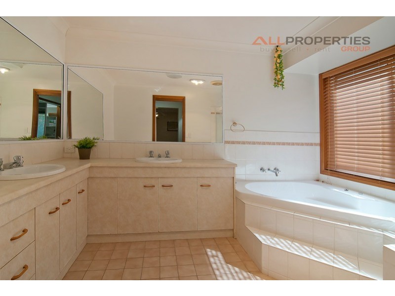 18 Redgum Place, Calamvale QLD 4116