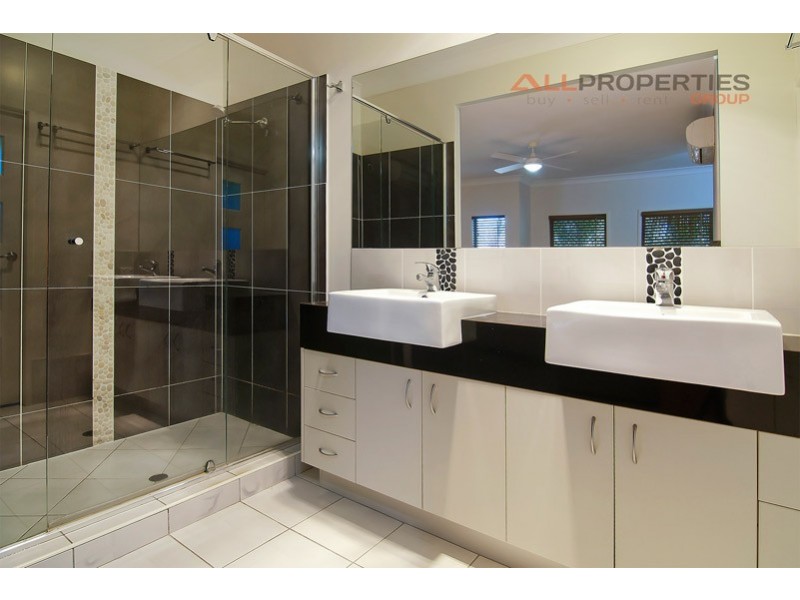 17 Uluru Place, Forest Lake QLD 4078