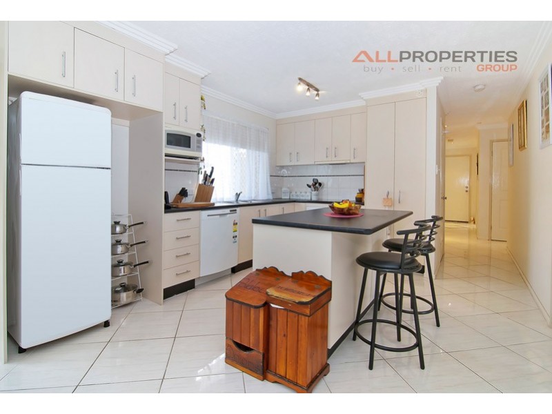 15 Craig St, Crestmead QLD 4132