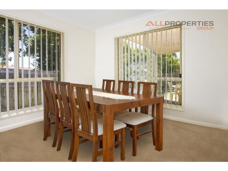 24 Belmore Cr, Forest Lake QLD 4078