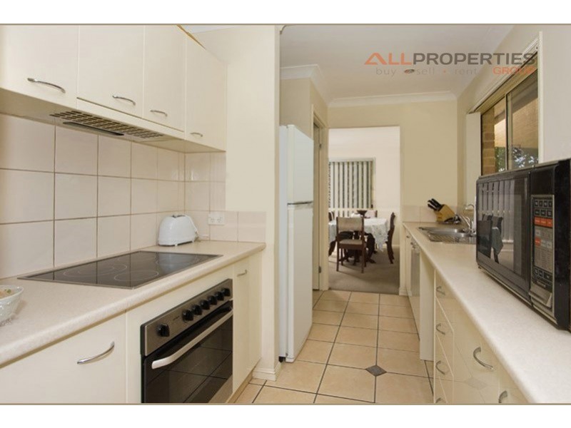 24 Belmore Cr, Forest Lake QLD 4078