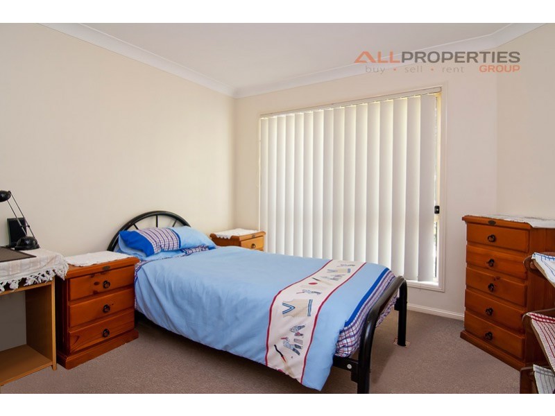 24 Belmore Cr, Forest Lake QLD 4078