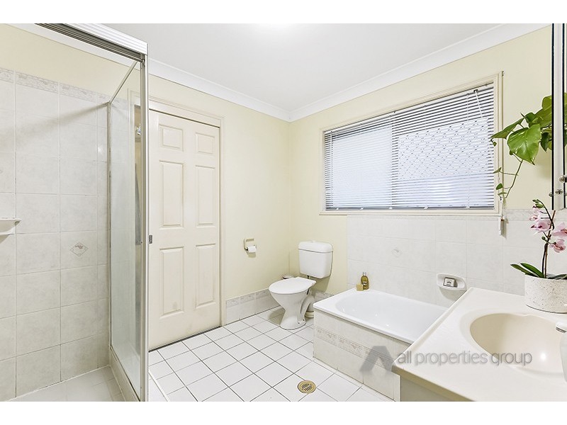 6 HAYLETT RISE, Regents Park QLD 4118