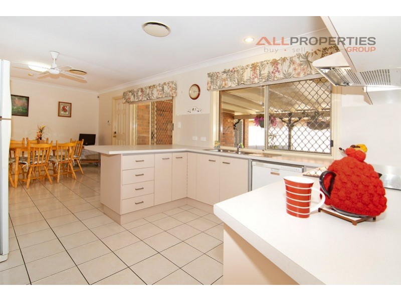 35 Bannockburn Cres, Parkinson QLD 4115