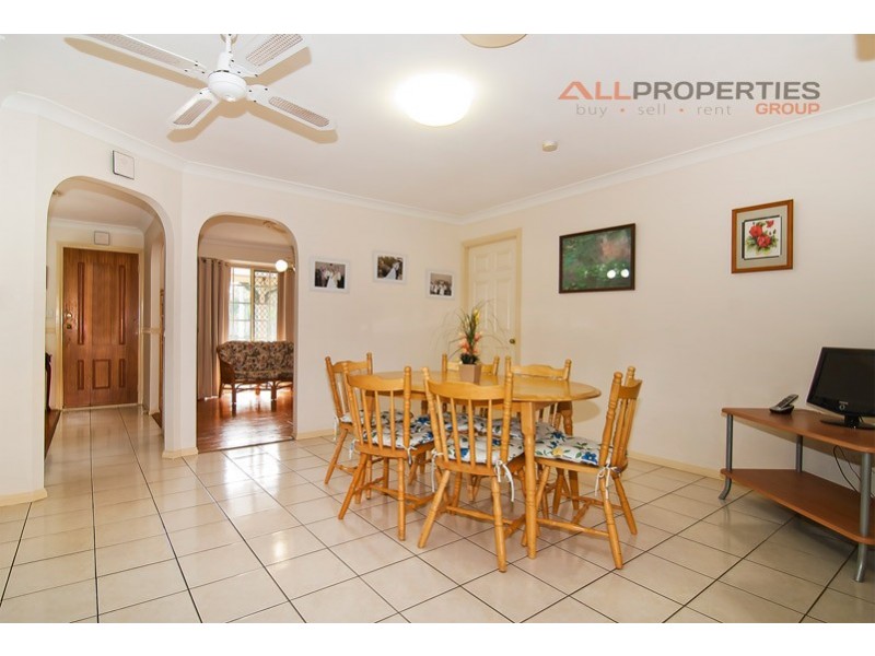 35 Bannockburn Cres, Parkinson QLD 4115