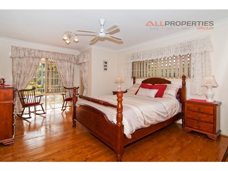 35 Bannockburn Cres, Parkinson QLD 4115