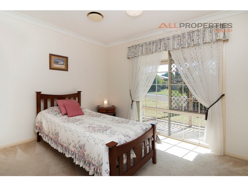35 Bannockburn Cres, Parkinson QLD 4115