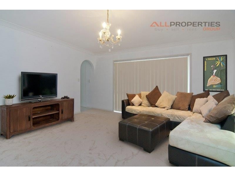 35 VERGULDE ROAD, Regents Park QLD 4118