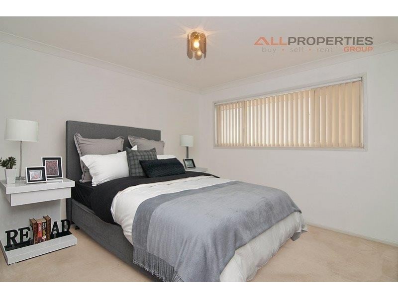 35 VERGULDE ROAD, Regents Park QLD 4118