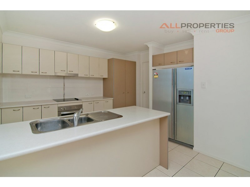 3 Tahlee Court, Regents Park QLD 4118