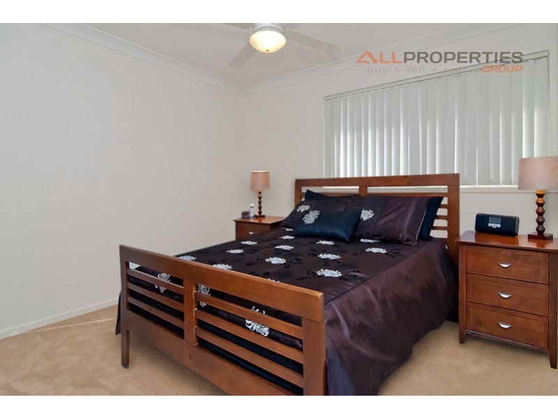3 Tahlee Court, Regents Park QLD 4118