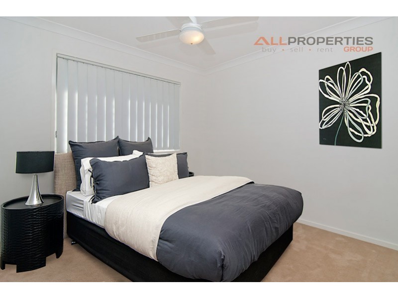 3 Tahlee Court, Regents Park QLD 4118