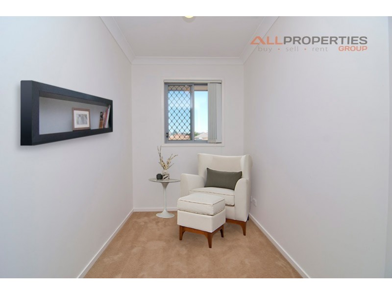 3 Tahlee Court, Regents Park QLD 4118