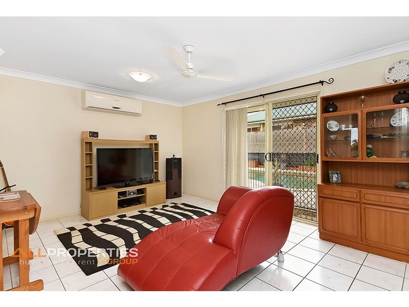 68 BUSHLAND DRIVE, Regents Park QLD 4118