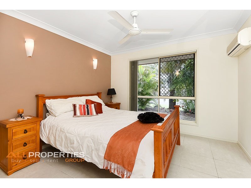 68 BUSHLAND DRIVE, Regents Park QLD 4118