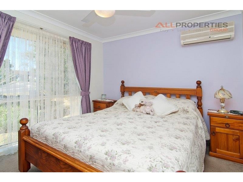 5 FROMELLES COURT, Regents Park QLD 4118