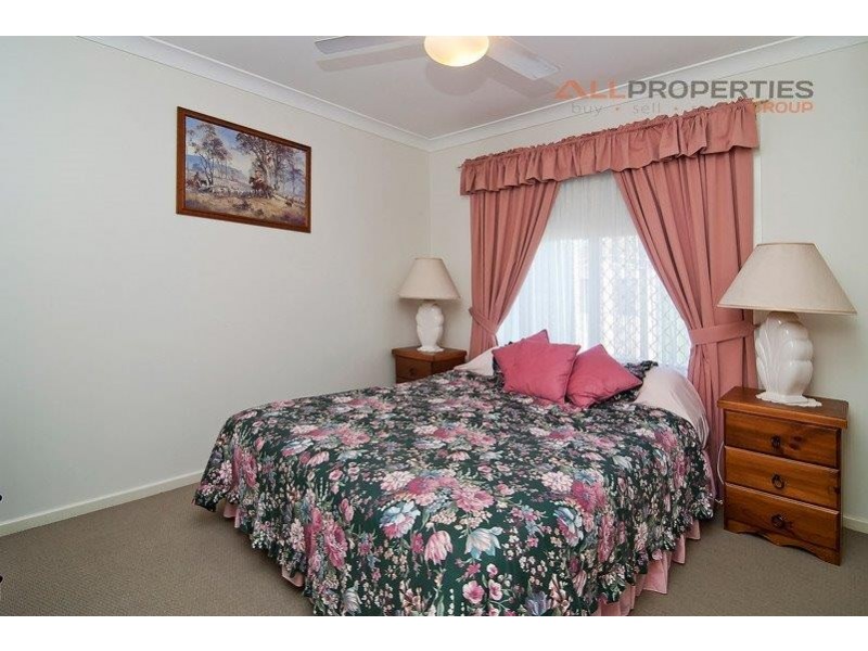 5 FROMELLES COURT, Regents Park QLD 4118