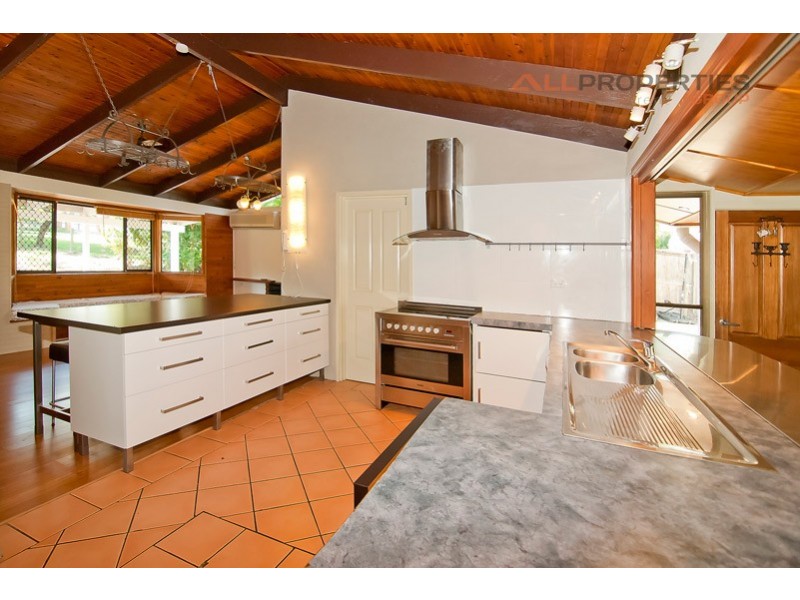 230 Forestdale Drive, Forestdale QLD 4118