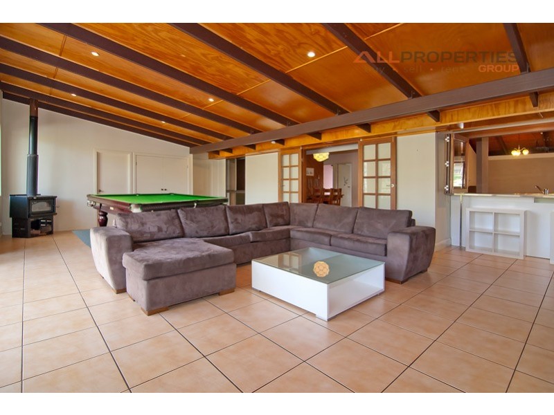 230 Forestdale Drive, Forestdale QLD 4118