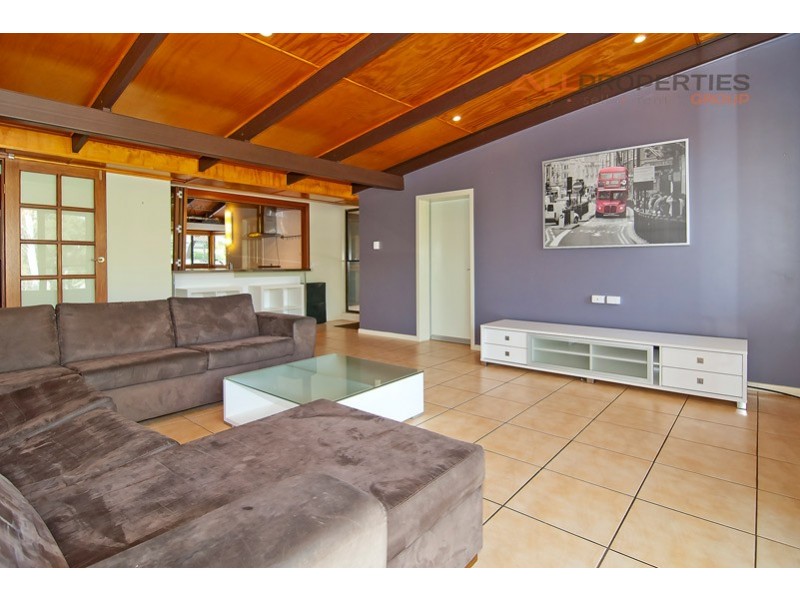 230 Forestdale Drive, Forestdale QLD 4118