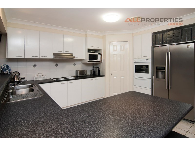 9 Mathison Ct, Redland Bay QLD 4165