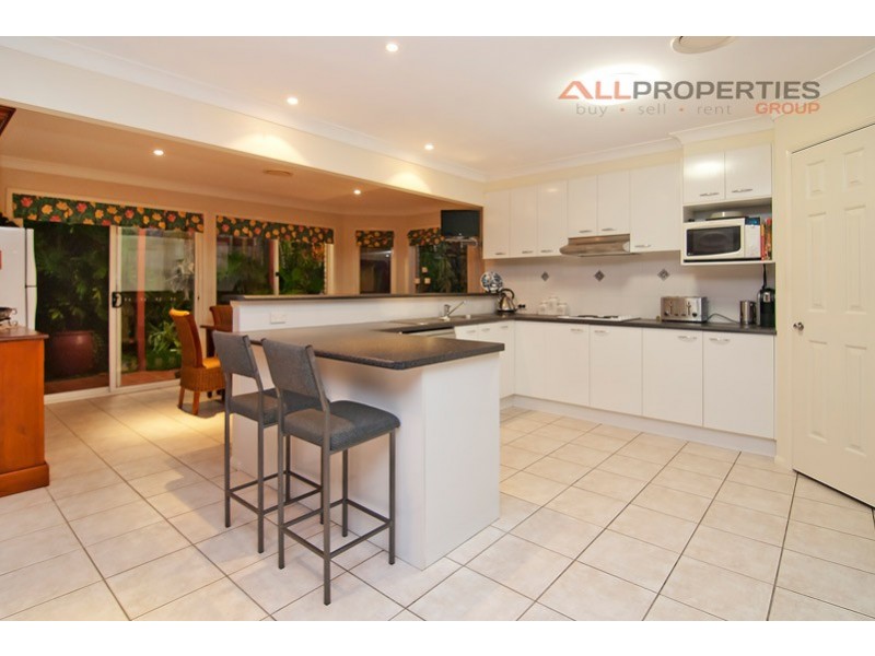 9 Mathison Ct, Redland Bay QLD 4165