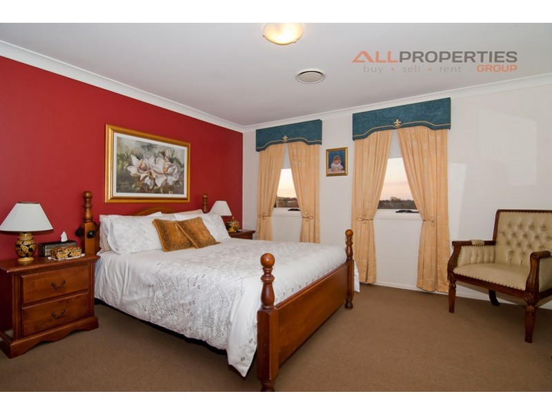 9 Mathison Ct, Redland Bay QLD 4165