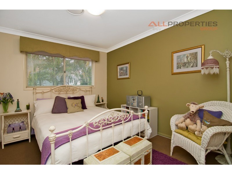 9 Mathison Ct, Redland Bay QLD 4165