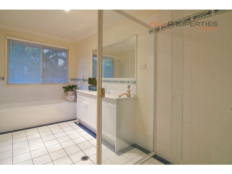 9 Mathison Ct, Redland Bay QLD 4165